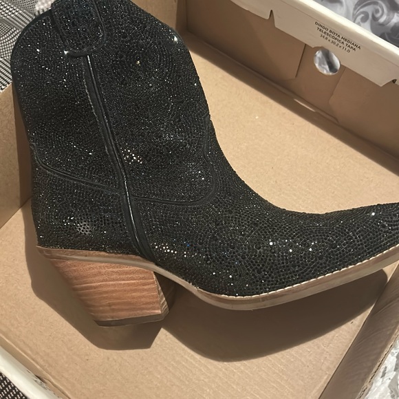 Dingo Booties - Picture 3 of 5